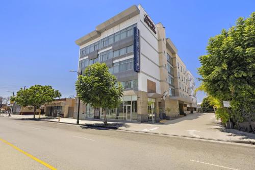 Hampton Inn & Suites Los Angeles/Hollywood - image 5