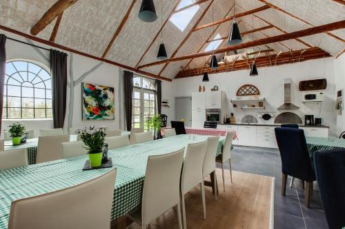 ห้องครัว, Skovboferie Apartments BB in บรังเดอ