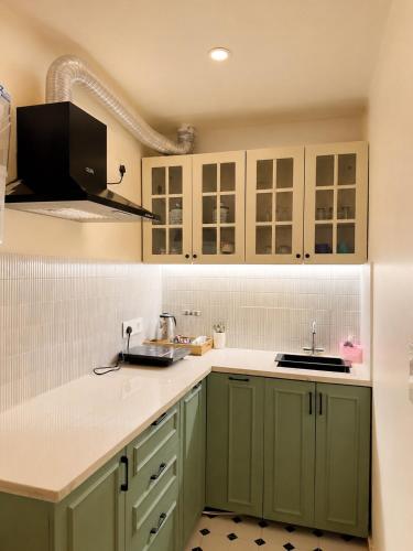 virtuve, Blush & Birch, Golf Course Road, Gurugram in Badshahpur