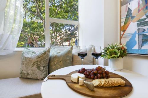 Stylish Studio with Rooftop Harbour Views in Darling Point
