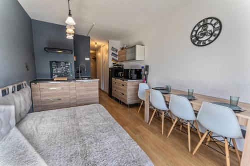 Résidence Les Gradins - Studio rénové en plein coeur de station MAE-3451