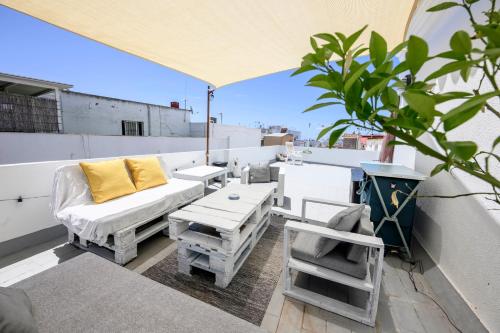 Family home in Barbate patio & Azotea