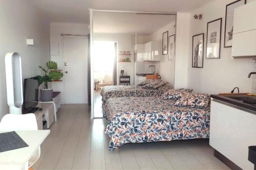 27m with terrace - first row sea view, Six-Fours-les-Plages (foto 3)