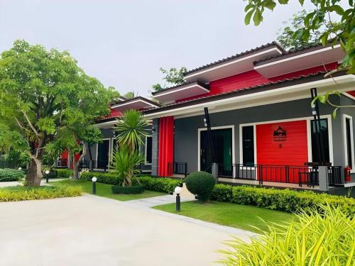 Chang Puak Resort Ronphiboon Nakornsrithamarat in Ron Phibun