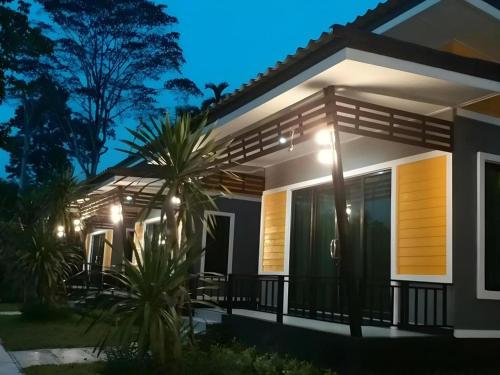 Chang Puak Resort Ronphiboon Nakornsrithamarat in Ron Phibun
