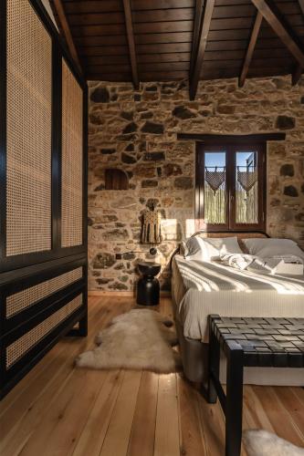 La Villa de Madeleine - Stone Villa with outdoor hot tub in Arcadia, Peloponnese in Ag. Ioannis (Voria Kinouria)
