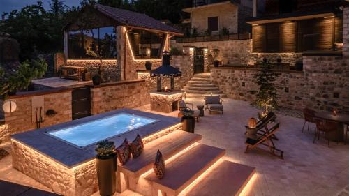 Iekārtas, La Villa de Madeleine - Stone Villa with outdoor hot tub in Arcadia, Peloponnese in Ag. Ioannis (Voria Kinouria)