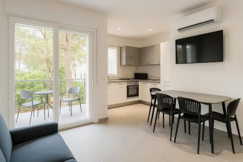 Garden apartment with parking