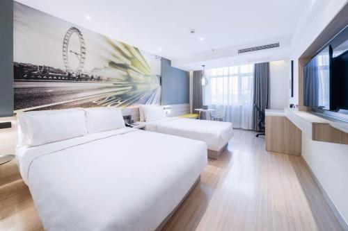 1 double bed, 1 twin bed