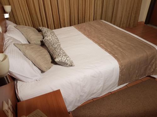 Double Room with 2 Extra Beds (2 Adults + 2 Children)
