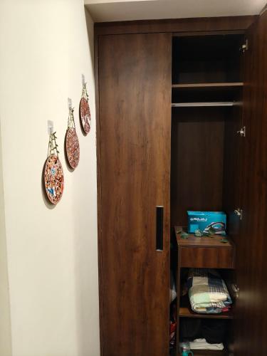 Cozy Stay at Sunlit Omaxe ITC - image 4