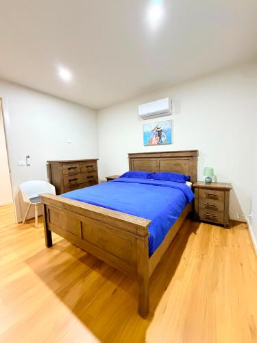 Premier Suite with Private Ensuite Bathroom