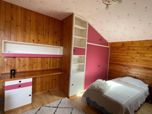 Appartement au calme avec vue sur pays des écrins (Appartement au calme avec vue sur pays des ecrins) in Saint-Martin-de-Queyrieres