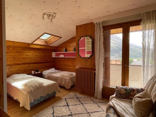 Appartement au calme avec vue sur pays des écrins (Appartement au calme avec vue sur pays des ecrins) in Saint-Martin-de-Queyrieres