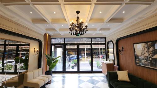 设施服务, 绿色广场酒店 (Green Plaza Inn) in 亚历山大