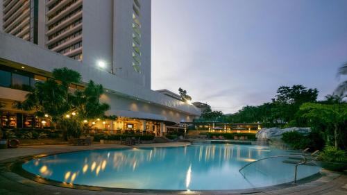 Úszómedence, Marco Polo Plaza Cebu near Carmelite Monastery Cebu City
