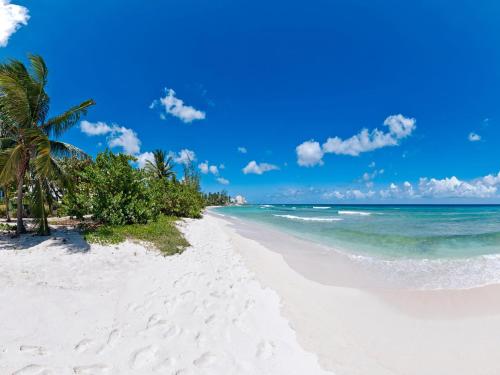 playa, Beachfront Paradise Private Penthouse for Two in St Matthias