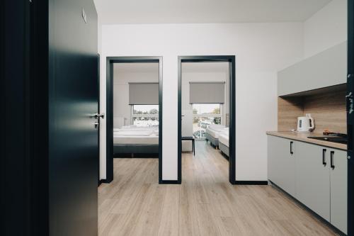 1 double bed, 3 twin beds