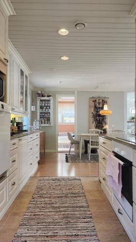 Køkken, Bright summer apartment by the beach in Leppavirta