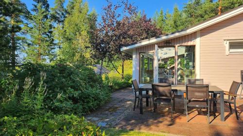 Udvendig, Bright summer apartment by the beach in Leppavirta