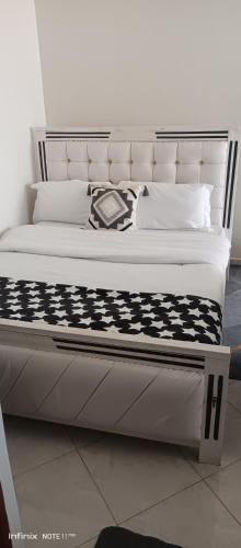 Studio BNB Meru town CBD in Meru