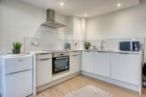 Westhill Road Apartment - image 5