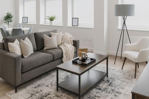 Copper Suite - 2Bed Elegance - Parking in Crosby