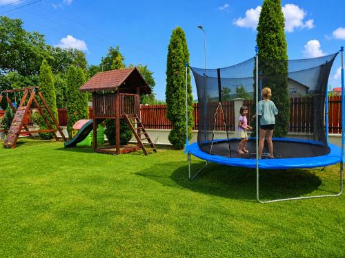 Spēļu laukums, Pensiunea Nobila Baile Figa in Beclean