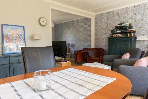 Cozy Smalandcottage Alsterfors 23 - towels, bed linen and toiletries provided - in Hohult