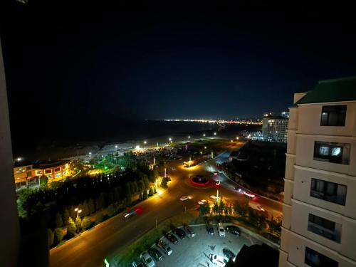 Çevredekiler, Caspian Boulevard Residence in Sumgait