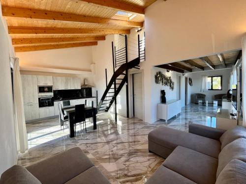 2 BEDROOM APARTMENT iN ViLLA MATEKA