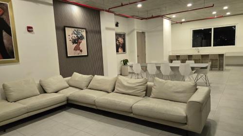 Luxury Condo Near Everything a 15 minutos de todo Pool Cinema Gym in Uruca