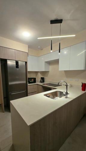 Luxury Condo Near Everything a 15 minutos de todo Pool Cinema Gym in Uruca