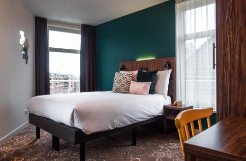 room detail thumbnail 1