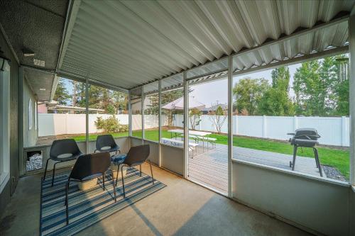 Удобства, Updated Rancher near shopping & restaurants in Moran Prairie