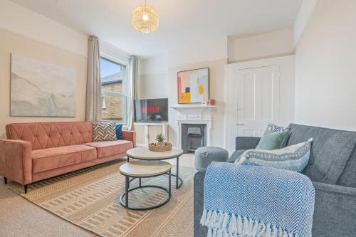 Streatham Common Escape - Sleeps 8 - Free Parking