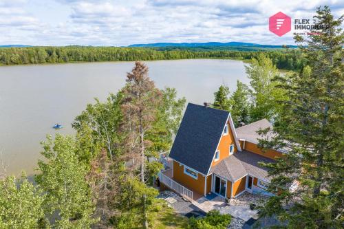 Les 3 Joyaux du Lac Michaud - Chalet Bord du lac Quai privé - Rimouski Matane