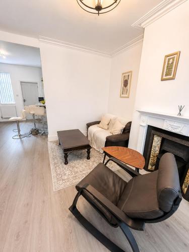 #187 Modern Retreat Near Warrington Centre - for 5 in Cheshire
