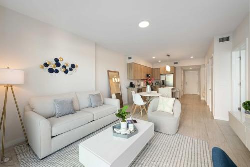 Facilities, Ionica Urban Getaway: Luxurious Pool and Parking in Watson Island