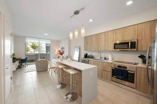 Facilities, Ionica Urban Getaway: Luxurious Pool and Parking in Watson Island