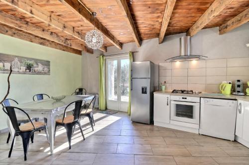 Létesítmények, L'art des Clés - Maison en Pierre avec Jacuzzi (L'art des Cles - Maison en Pierre avec Jacuzzi) in Pont-de-Labeaume