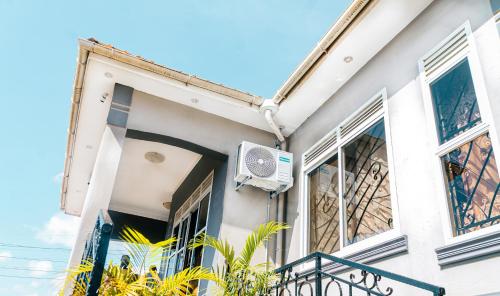 PNG Guest house Kitende in Kajjansi