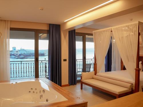 ERTAN OTEL  in Cesme