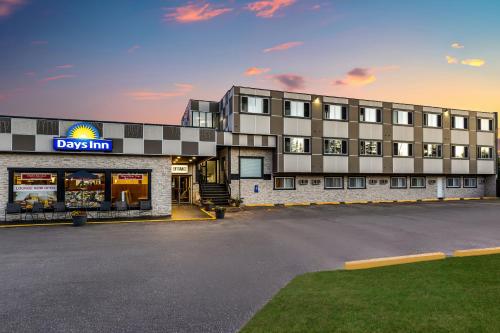 Days Inn by Wyndham Sylvan Lake