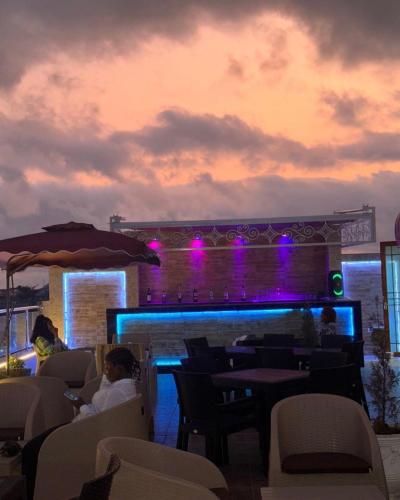 Pubi/sohvabaar, Valero Hôtel  in Cotonou
