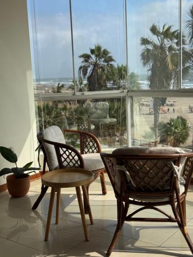 Brand-New Beachfront Luxury at Malecon Seoane Pimentel in 皮門特爾