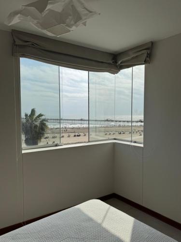 Brand-New Beachfront Luxury at Malecon Seoane Pimentel in 皮門特爾