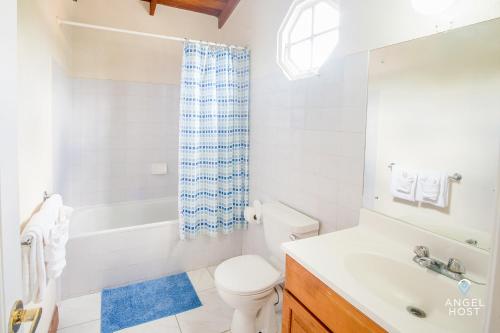 Baie, 2-Story Townhome with Private Pool, Ideal for Group! in Oistins