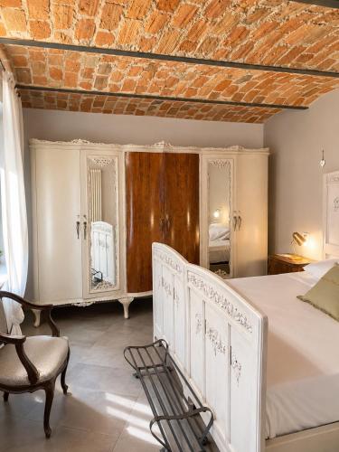 2 bedrooms, 3 beds