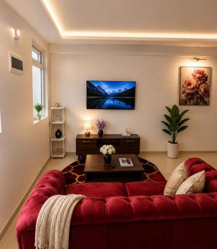 Luxury 1BR in Westlands Near GTC Sarit & Westgate - image 3